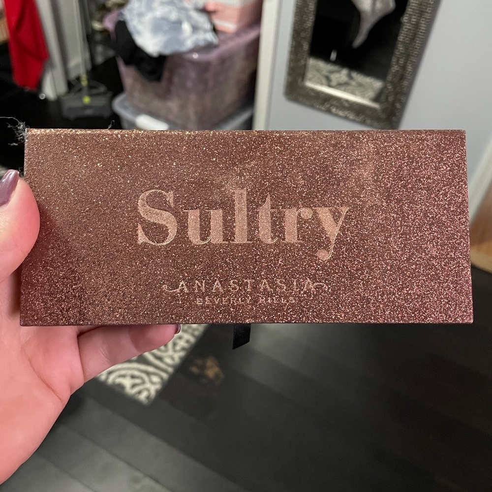 Anastasia Beverly Hills sultry eyeshadow palette